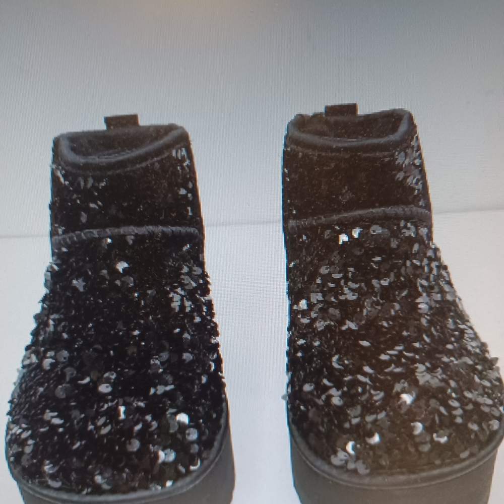 NEW UGG Chunky Sequence Boots